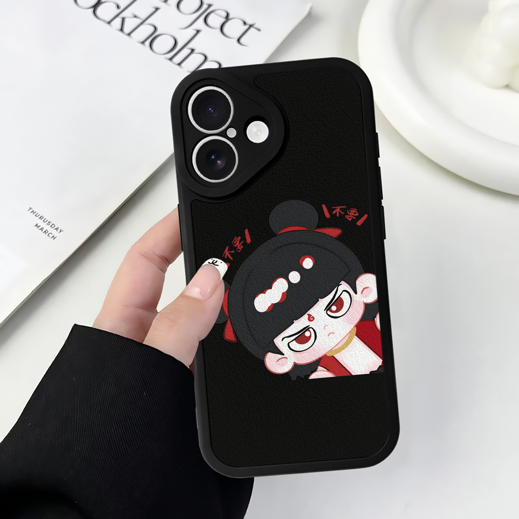 （画像用） Ne Zha 2 ナタ 魔童の大暴れ 【iPhone 16シリーズ対応】シリコンスマホケース（レザー調） 材質：シリコン